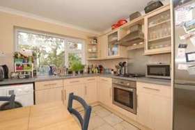 2 bedroom Flat to re...